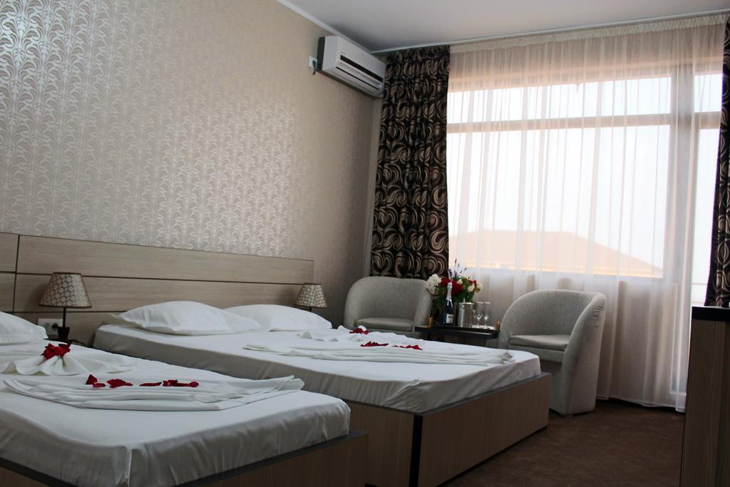 Hotel Cristal Năvodari Habitación foto